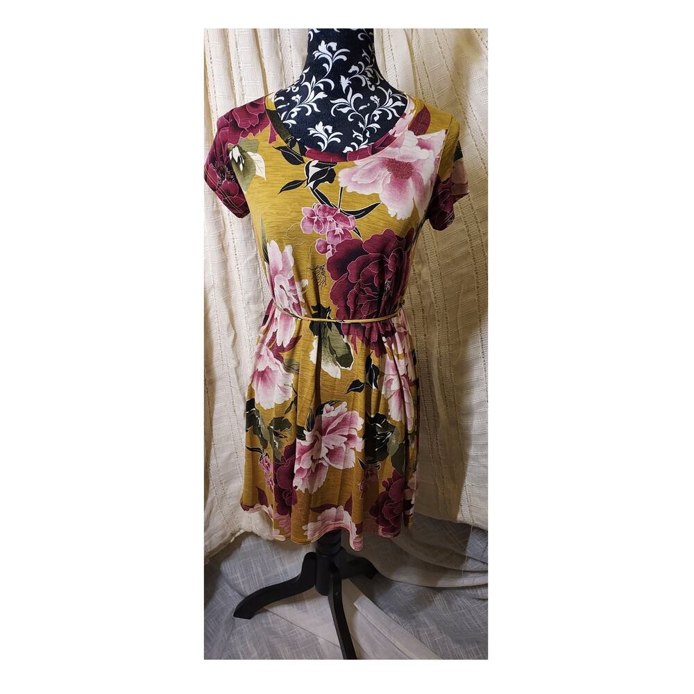 Black Bead Fashionable Short Sleeve Gold Floral Knee LengthDress Size S